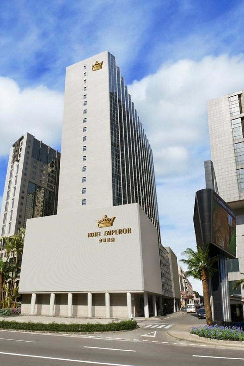 admiring the gold bars - Picture of Grand Emperor Hotel, Macau - Tripadvisor